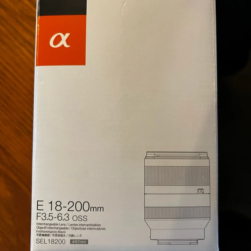Sony 18-200mm f/3.5-6.3 OSS Lens, EF Mount, Sony Alpha SEL18200 Free Shipping!